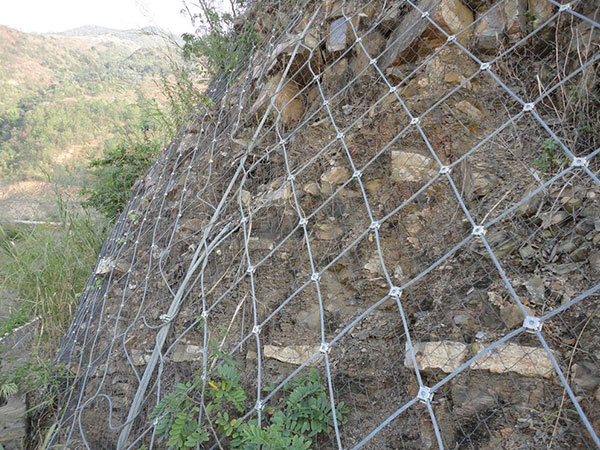 新疆邊坡防護網